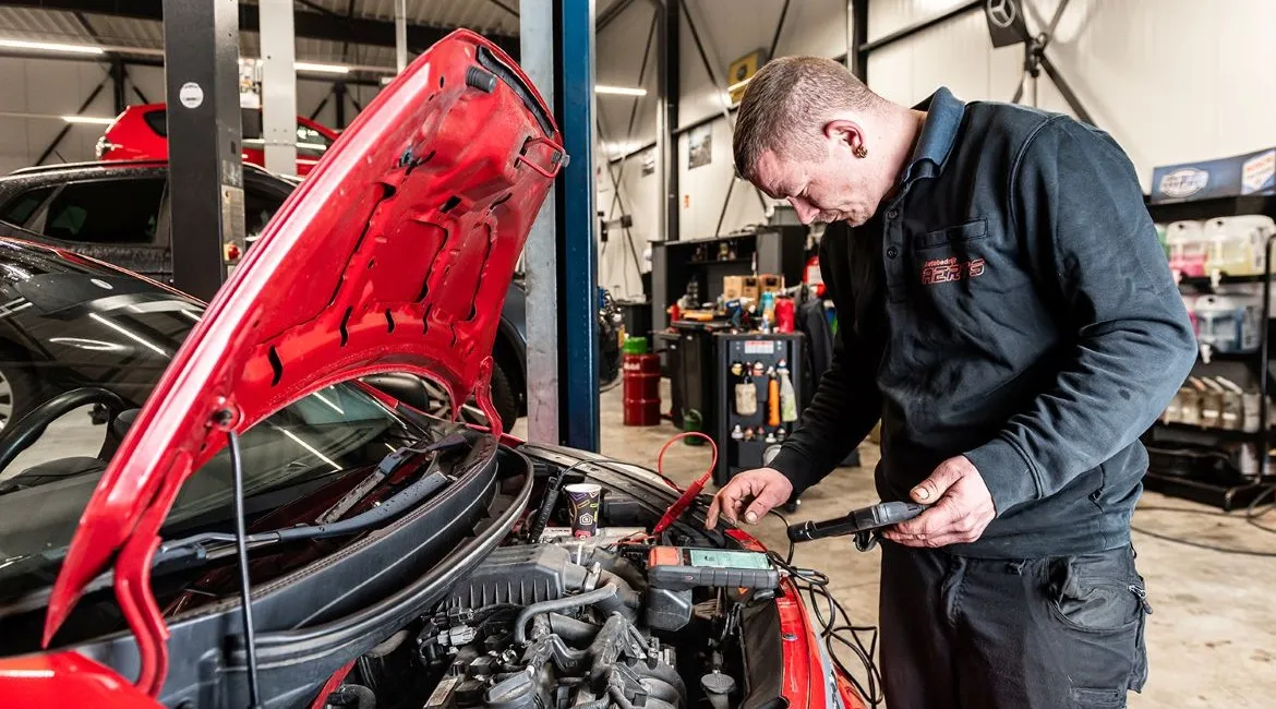 Bosch Car Service Autobedrijf Aerts monteur