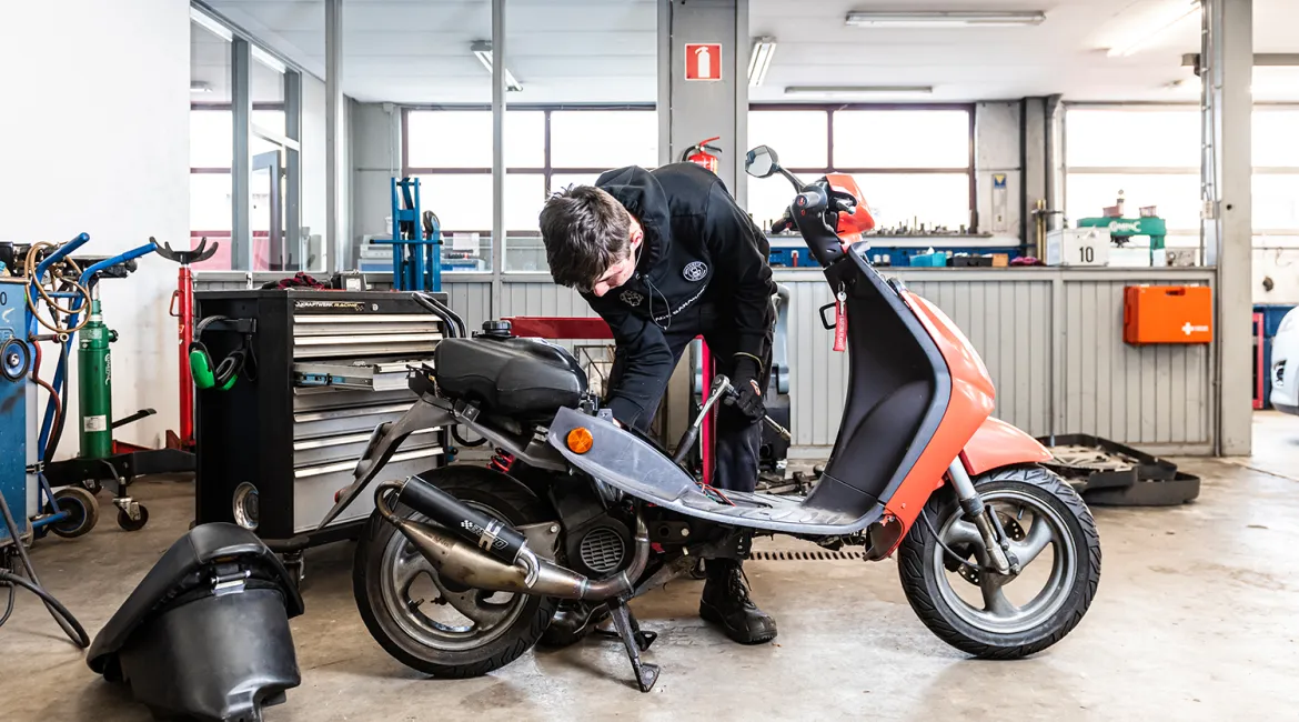 Scooter repareren