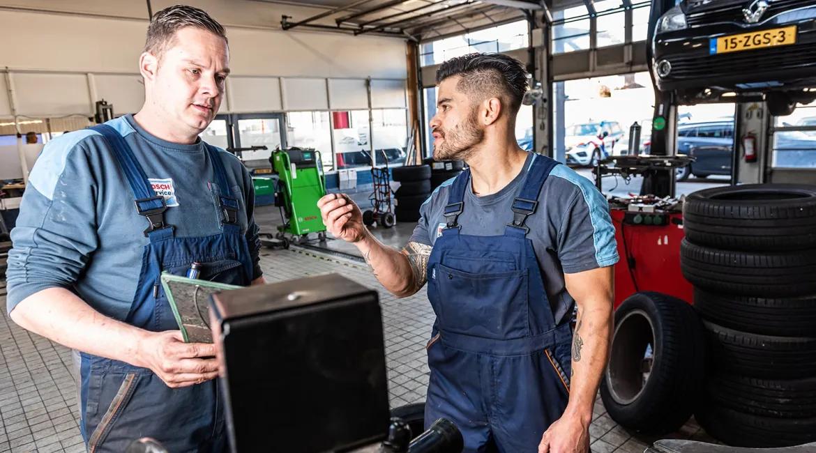 Monteurs van Bosch Car Service Ericars Meerssen