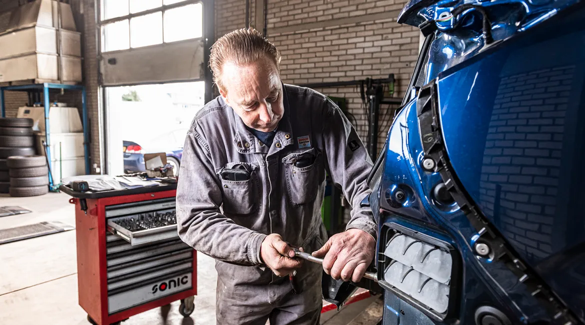 monteur van Bosch Car Service Oprins in Breda