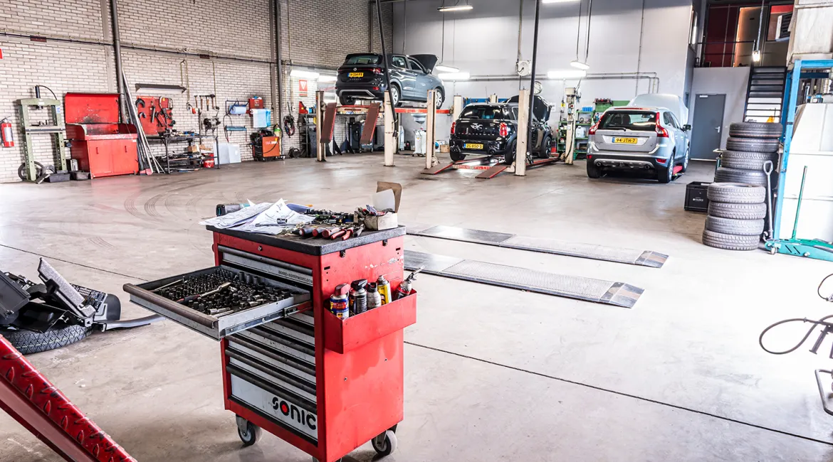 werkplaats van Bosch Car Service Oprins in Breda
