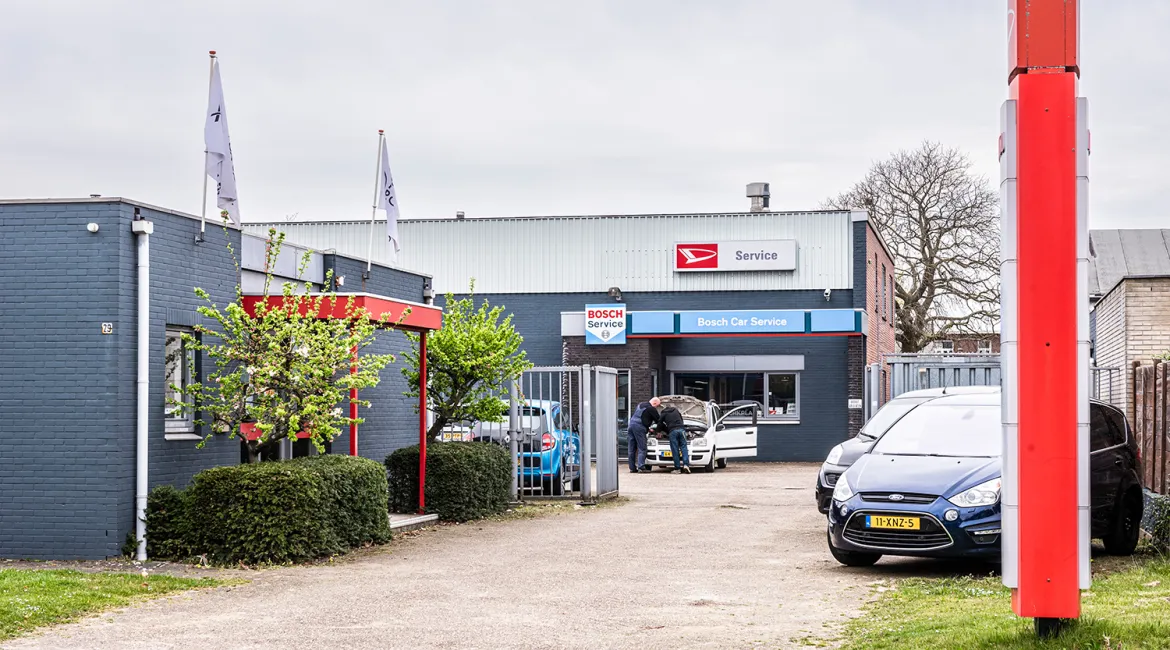Het pand van Bosch Car Service Oprins in Breda