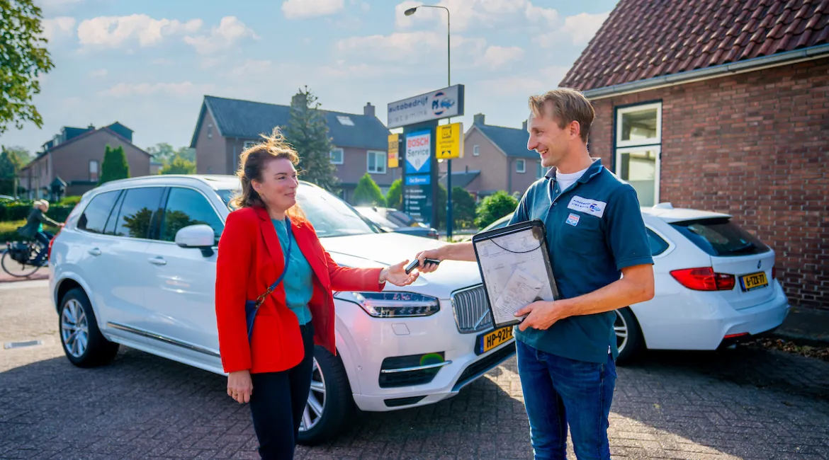 aflevering van garage Piet Smink in Hoogland