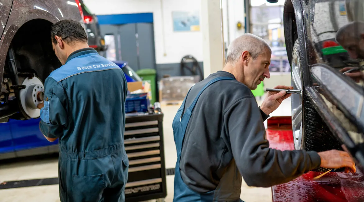 monteurs van garage Piet Smink in Hoogland