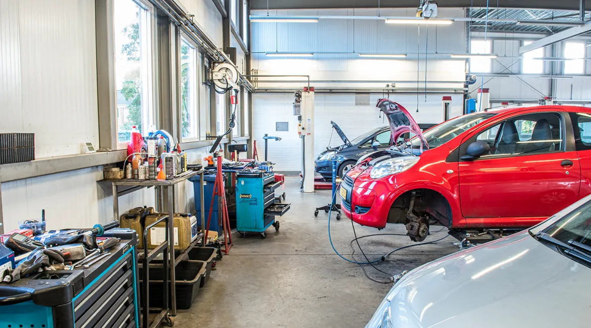 Werkplaats van Bosch Car Service Smits Aduard