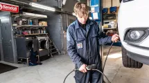 Bosch Car Service Kiefte monteur