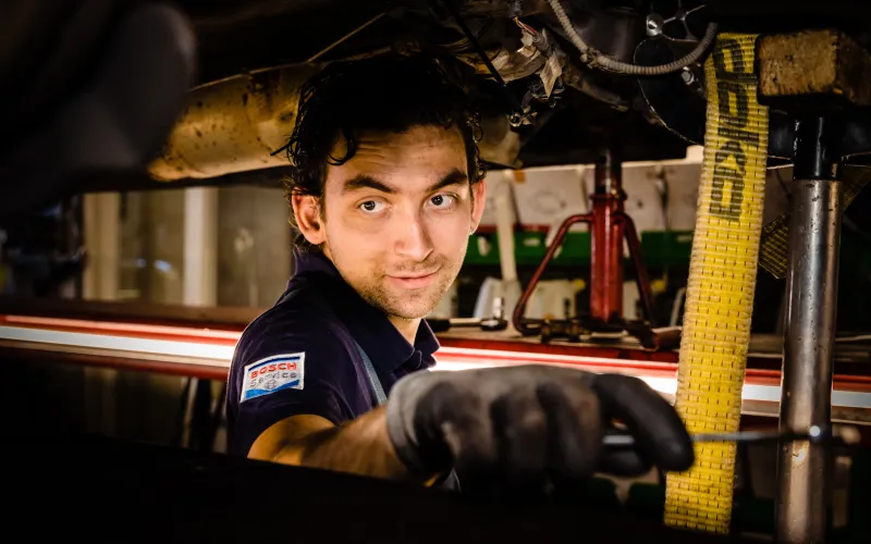 Monteur in de werkplaats