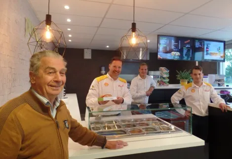 Drie generaties in de Shell Groot Jebbink Bakery